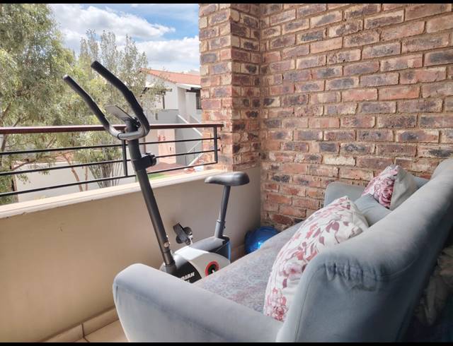 2 BEDROOM TOWNHOUSE FOR SALE IN VORNA VALLEY